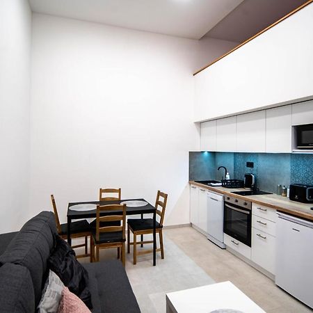 Free Parking Basilica Rob'S Home - Ac, Wi-Fi, Smart Tv Будапешт Экстерьер фото